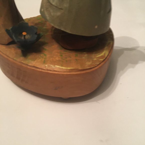 Vintage Wooden  Girl Playing Flute - Picture 6 of 11